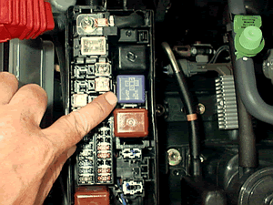 How To Locate Efi Relay 2001 Toyota Tundra